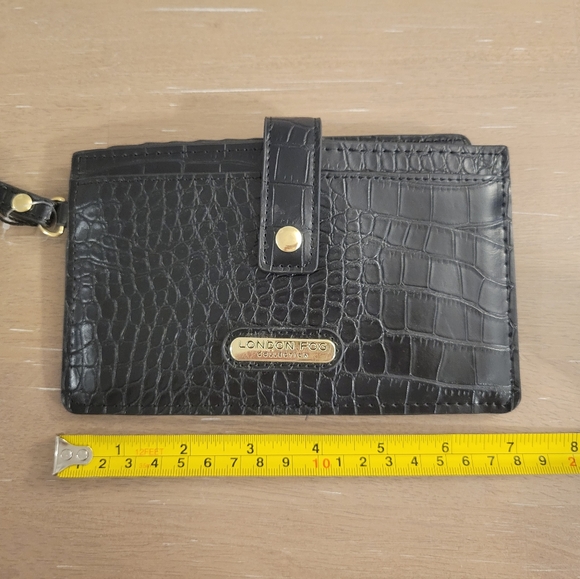 London Fog Sophie Crocodile Wristlet NWT - Picture 10 of 11